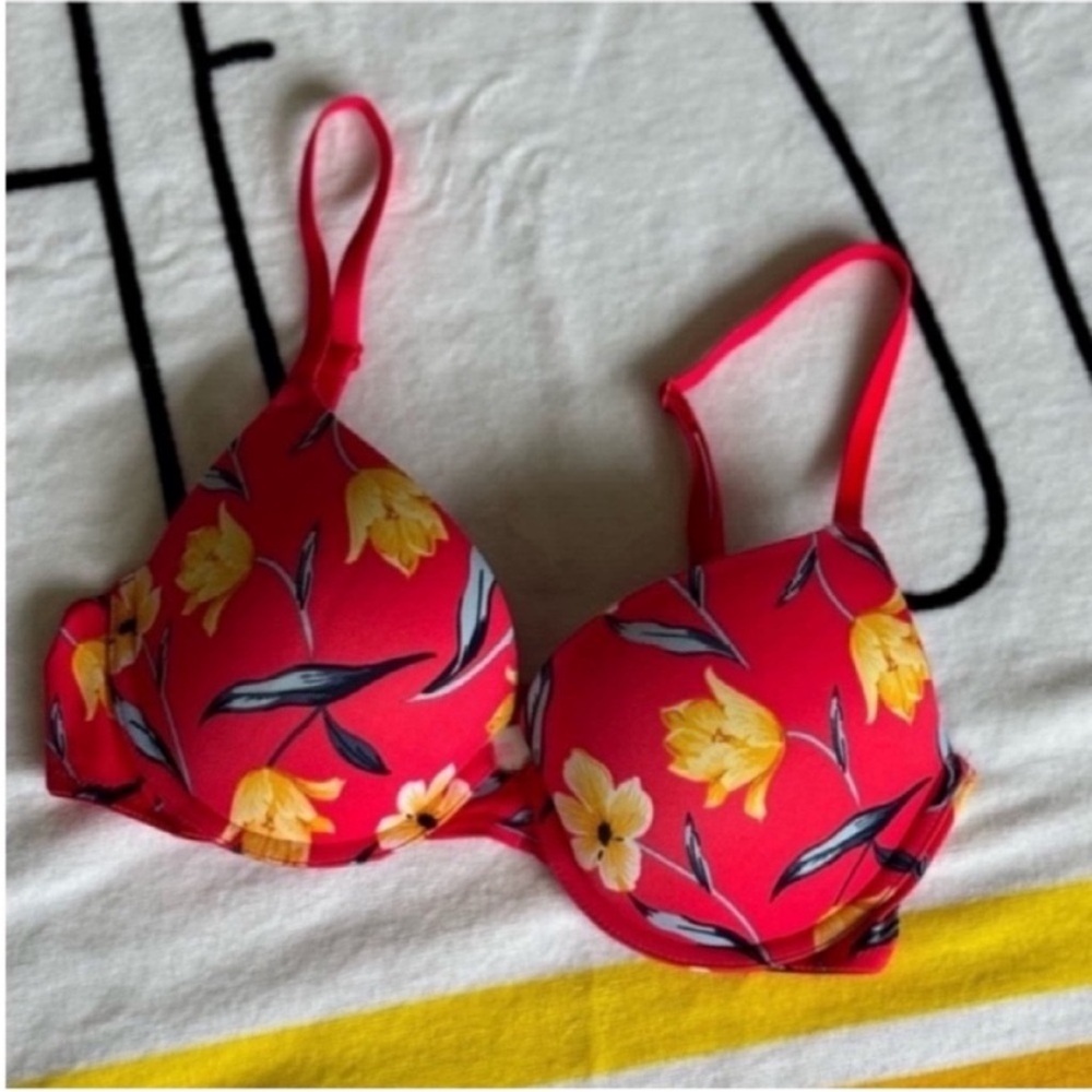 Victoria's Secret Floral Bra - Picture 3 of 13
